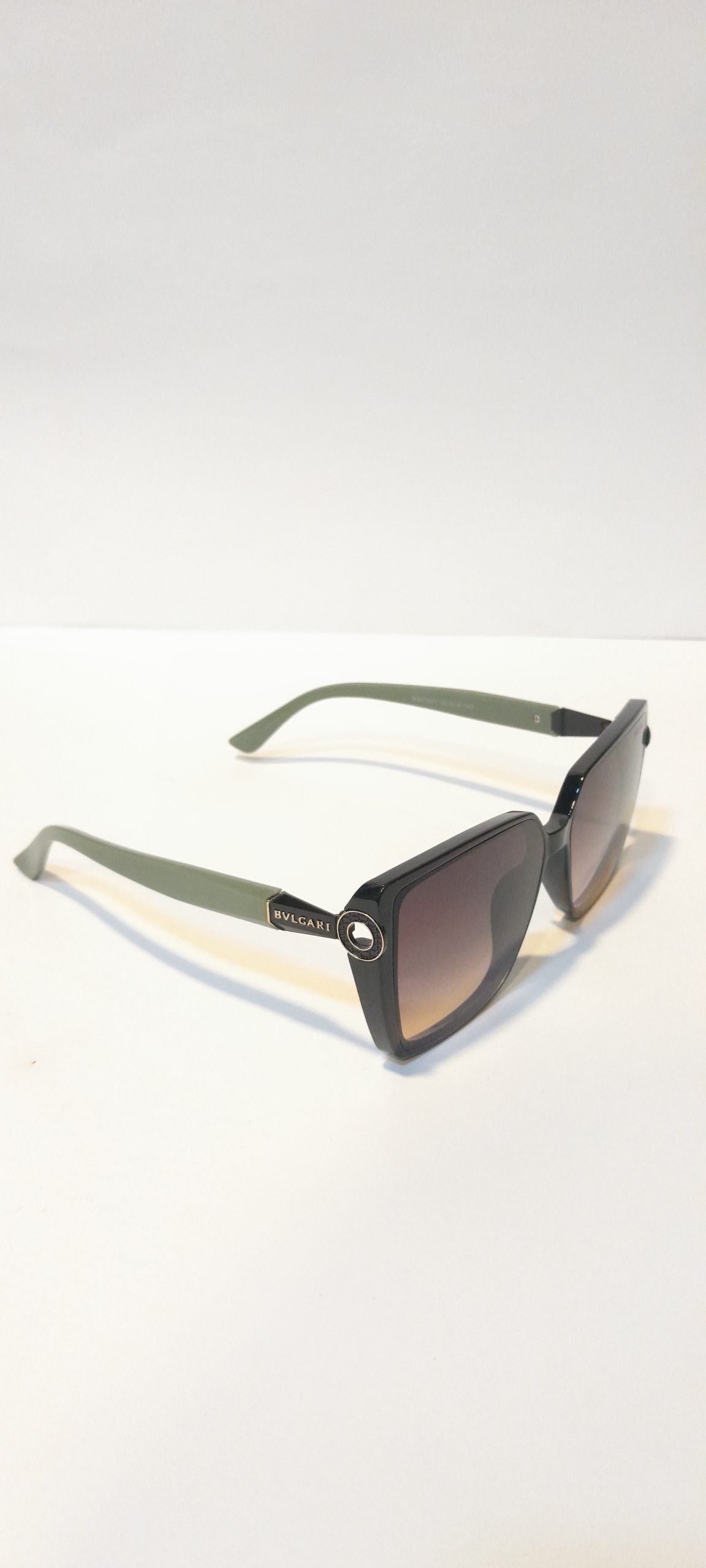 ASS-008 – female Oversized Square Sunglasses – Black And Green With Gold Accents Frame