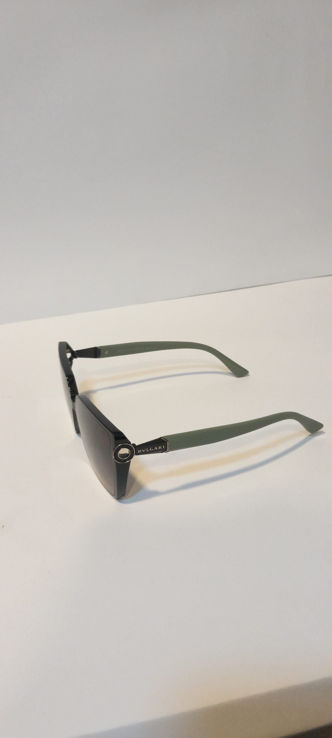ASS-008 – female Oversized Square Sunglasses – Black And Green With Gold Accents Frame - Image 4