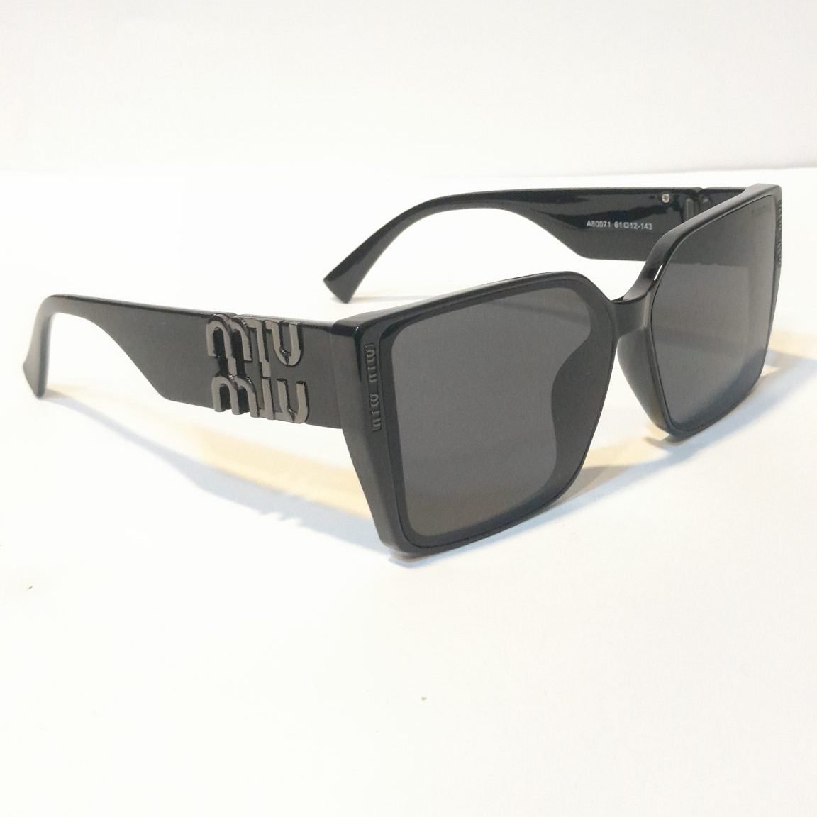 ASS-015 – Unisex Retro Square Sunglasses – Black with Gloss Black Accents Frame