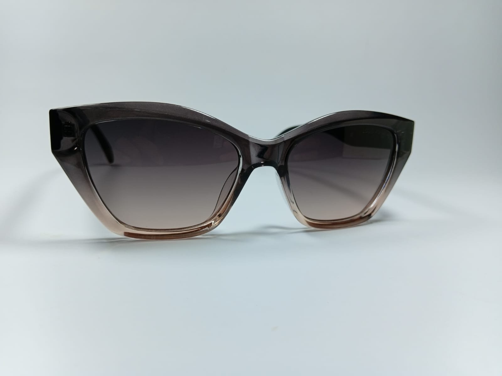 Louis Vuitton Women’s Square Sunglasses – Black & Brown Gradient - Image 3